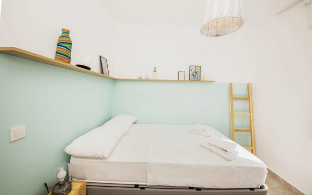 House With Balcony 1 Min to Beach in Bodrum