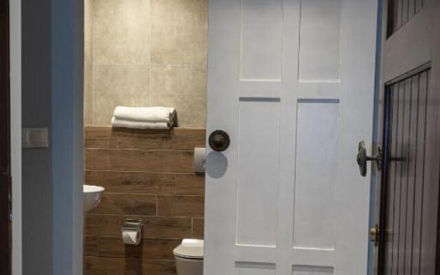 Aria's House Studios & Apartments