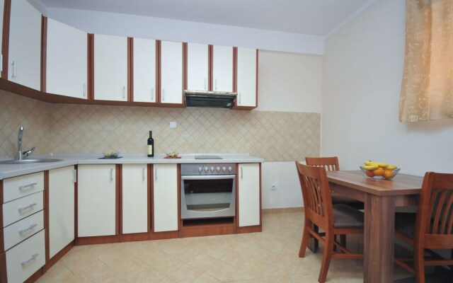 Apartments Maini