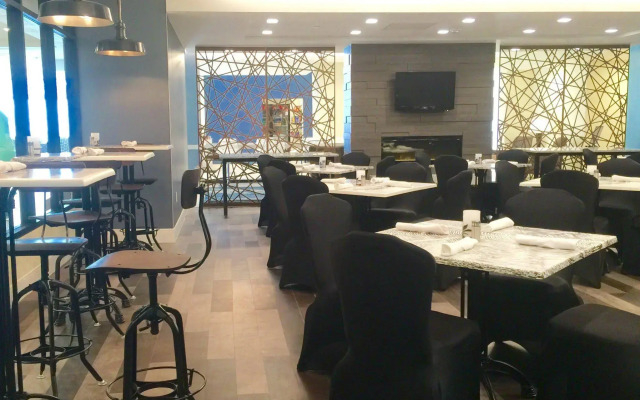 Crowne Plaza Suites Pittsburgh South by IHG