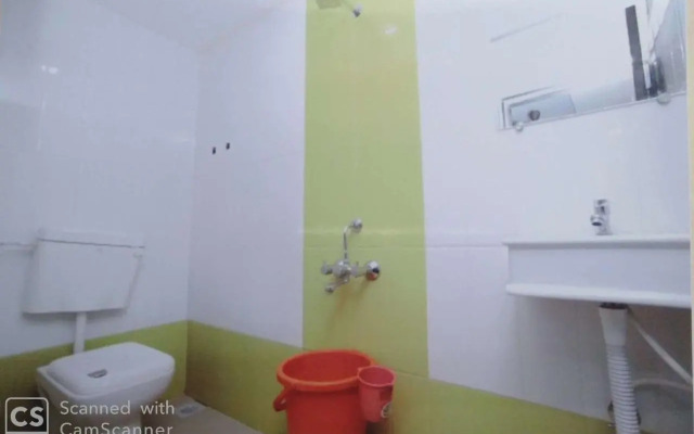 Rajhuns Deluxe Lodging