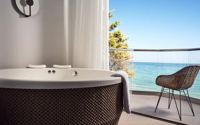 Windmill Bay Hotel