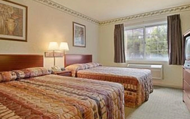 Days Inn Cleveland Lakewood