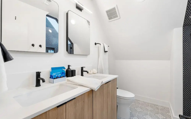 Stylish 2 Bedroom Retreat in South Austin