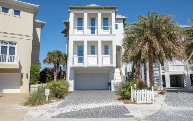 Seabreeze 5 Bedroom Home by RedAwning