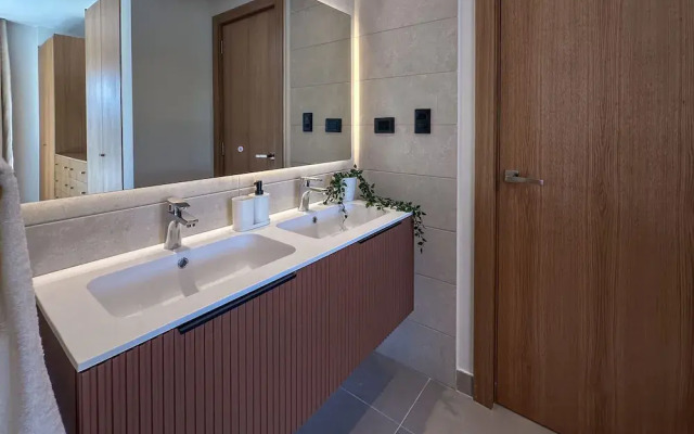 Spectacular Golf Front 3BR Apartment!