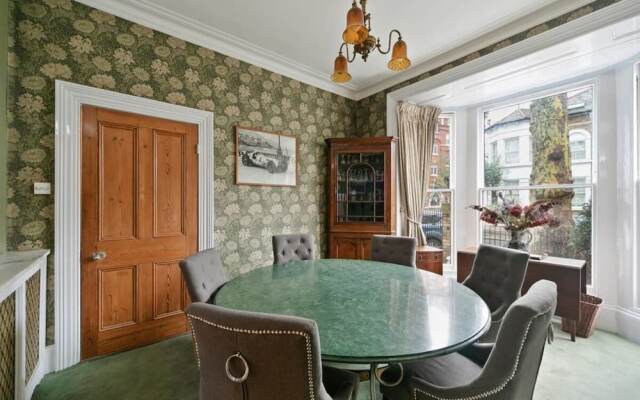 Special Offer 5 Bed Victorian In Zone2