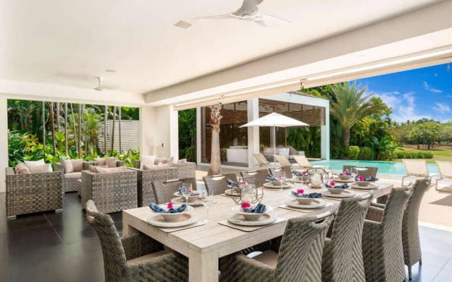 Sunny Vacation Villa 80