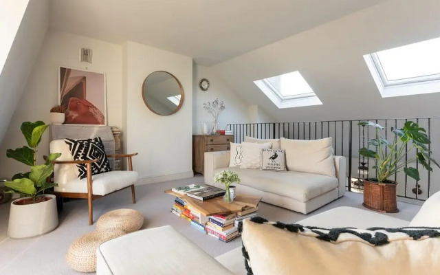 Macfarlane Road II by Onefinestay