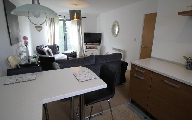 Radyr Place Apartments by Cardiff Holiday Homes