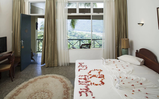 The Albatross, Kandy