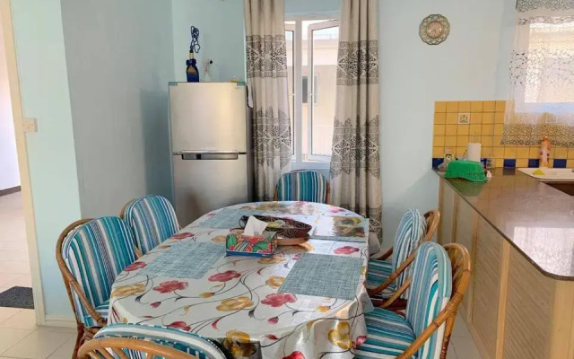 Well equipped peaceful 3 bedroom apartment