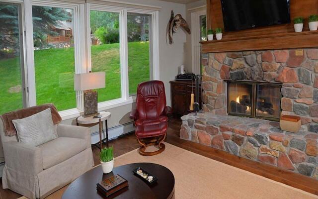 Arrowhead Village Condo - 104 Seasons Lodge