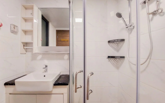Strategic And Simple 3Br Sky House Bsd Apartment