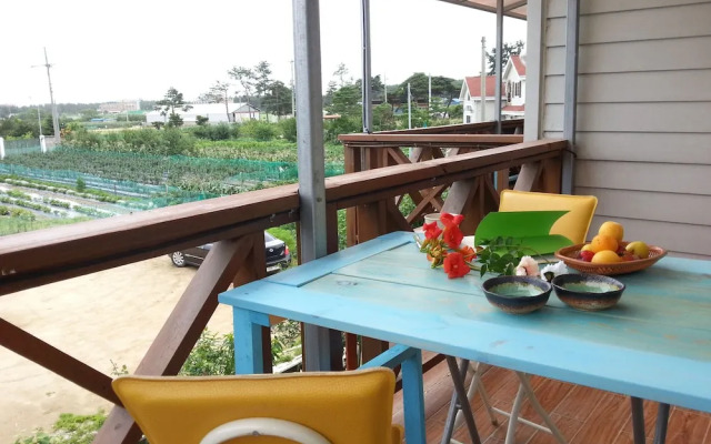 Salmon Village Pension