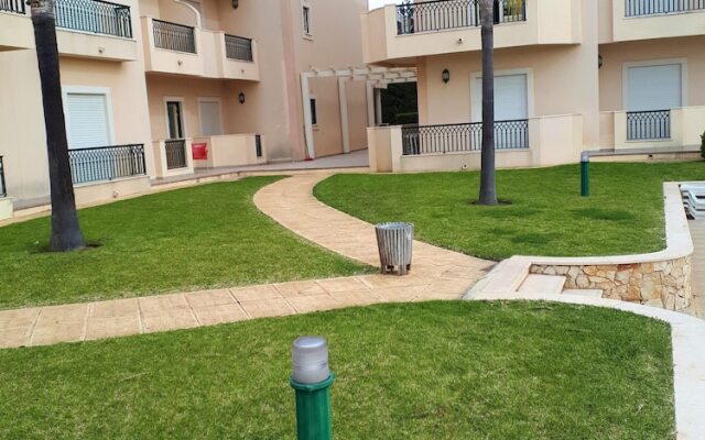 Apartment With One Bedroom In Olhos De Agua, With Shared Pool, Furnished Terrace And Wifi