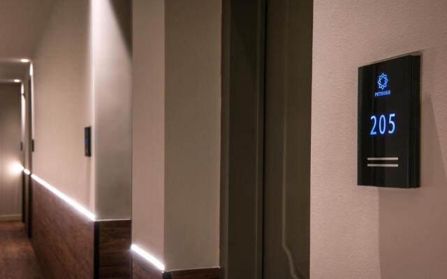 Petousis Hotel & Suites