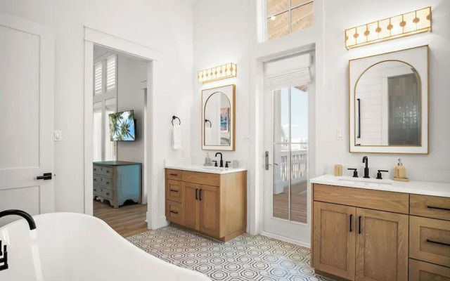 Salty Beaches 226 BAR