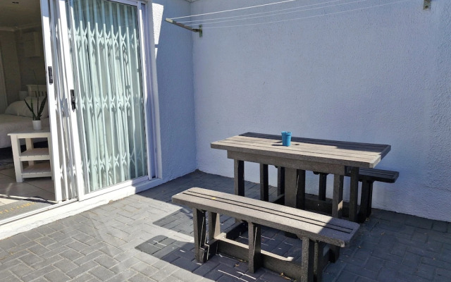 Ivy Place Studio Apartment