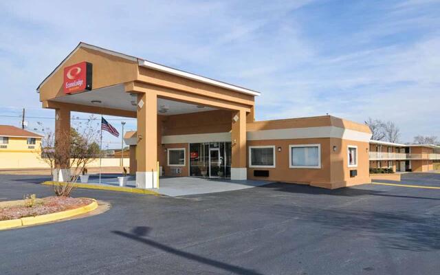 Econo Lodge Inn & Suites Macon