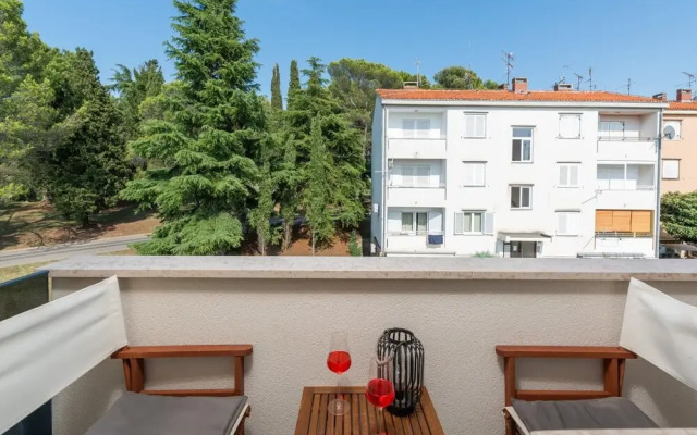 Premium Apartment With Patio