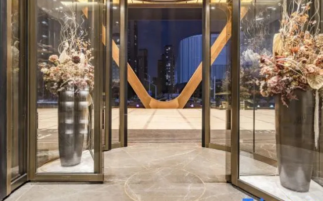 Live Continent Hotel