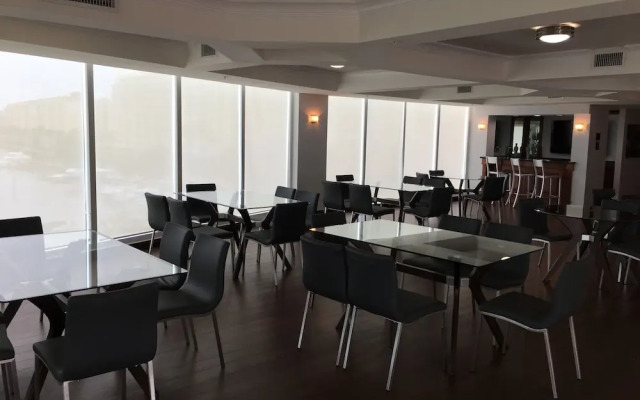 Big Place in Sunny Isles near Beach