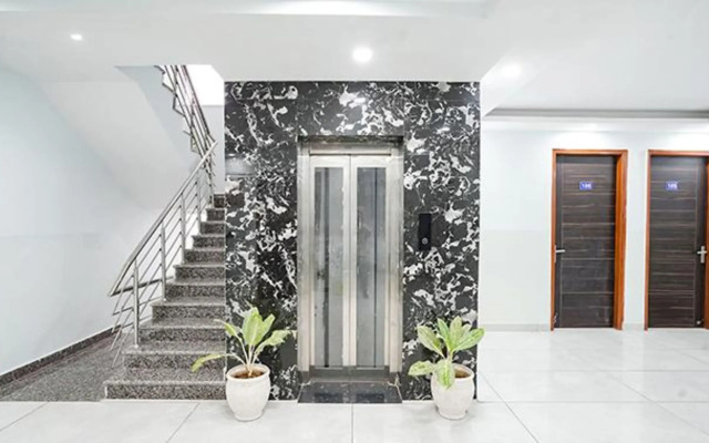 Fabhotel Tanvi Premium