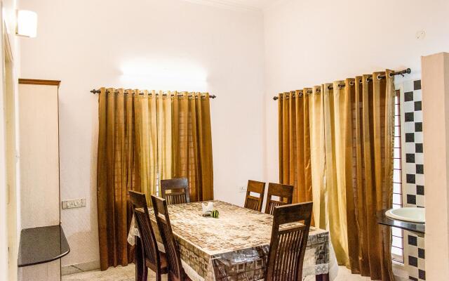 FabExpress Kapsstone Service Apartment