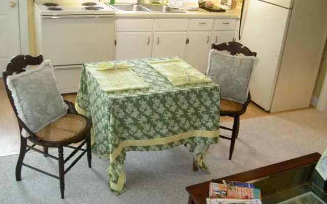 Fuquay Mineral Spring Inn & Garden