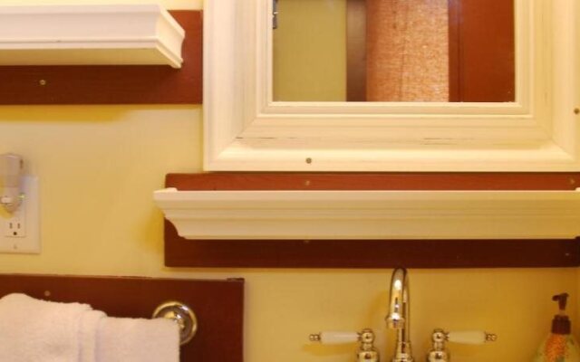 Victoria Falls House Inn