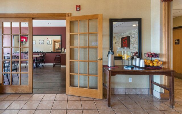 Red Roof Inn St Louis - Troy, IL