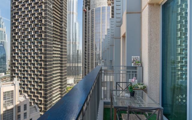 Lux BnB Stand Point -Burj Views