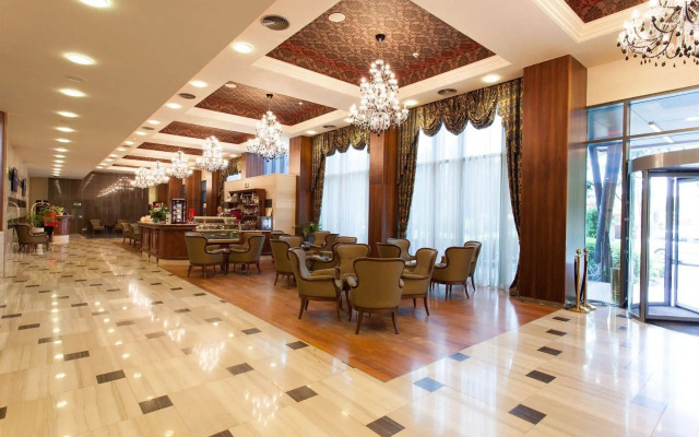 Metropolis Hotel