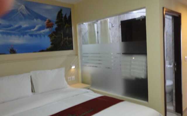 The Arya Hotel