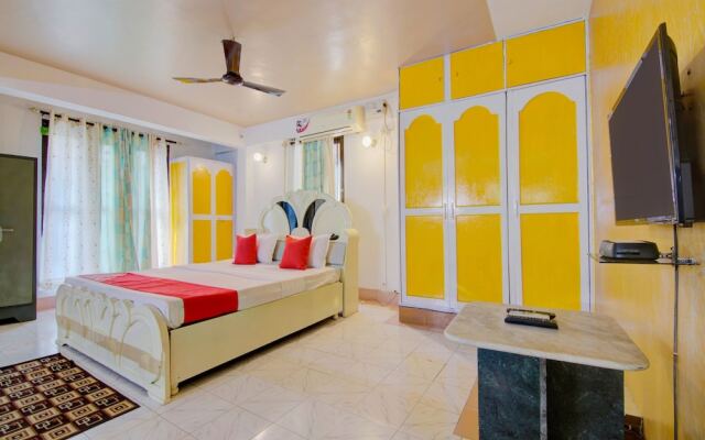 OYO 13542 Urban House