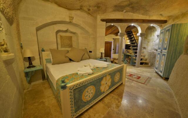 Caftan Cave Suites