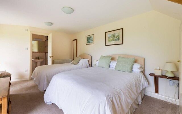Dove Lodge in Painswick