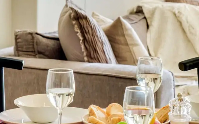 Stylish Retreat With Marina Views at Juliette 307