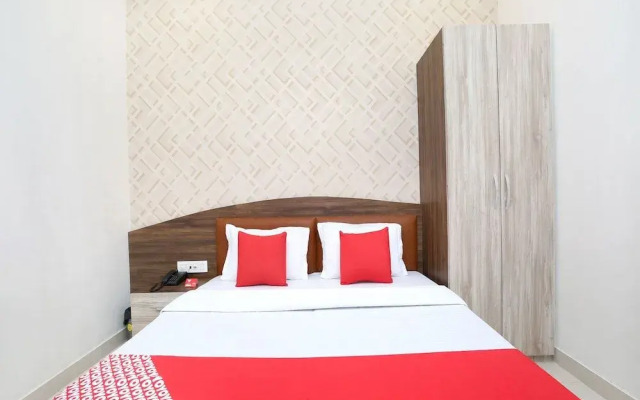 Oyo 18319 Hotel Boss
