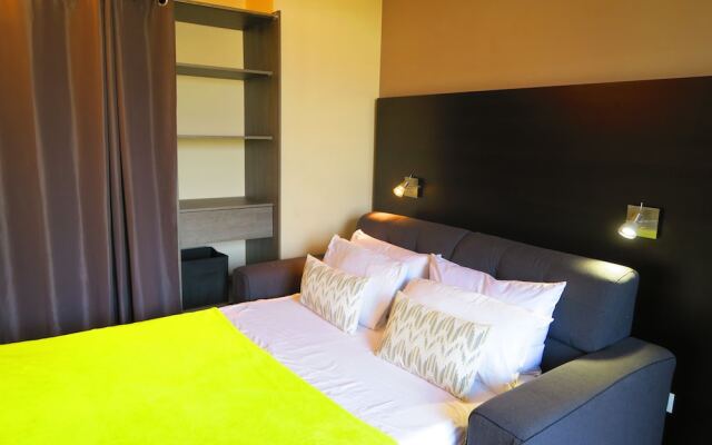 Fleurs Terrasse by Nestor&Jeeves