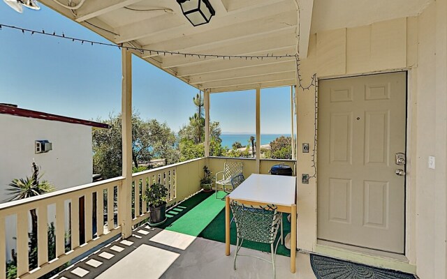 2BR Breezy Summerland Home by RedAwning