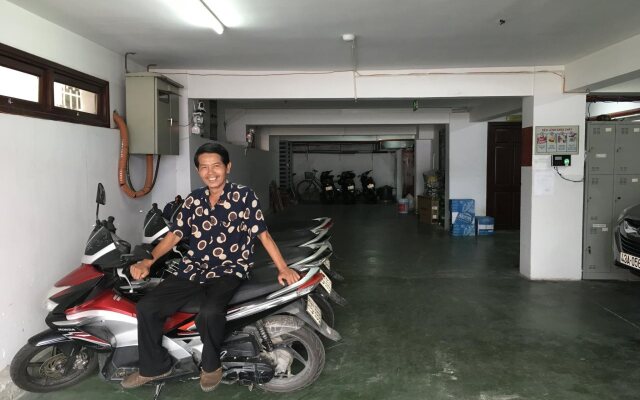 Iris Hotel