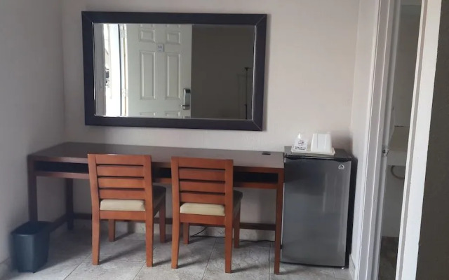 American Regency Inn