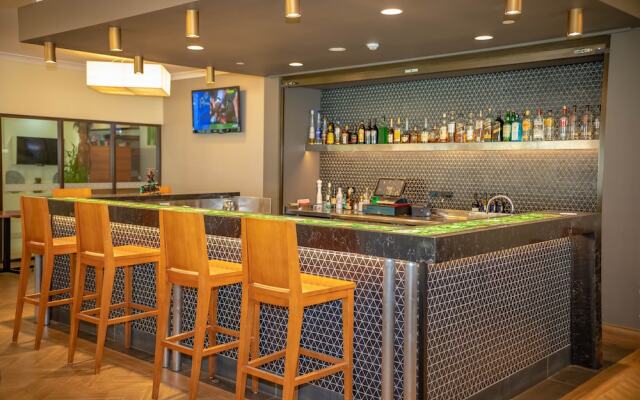 Highlander Hotel & Apartments