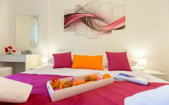 Leona & Borna Central Suites