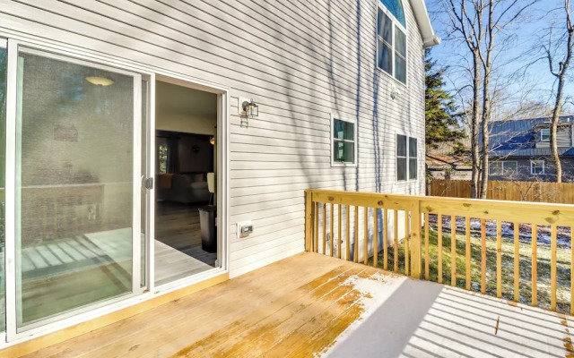 3 Mi to Kalahari: Pocono Summit Home w/ Pool Table