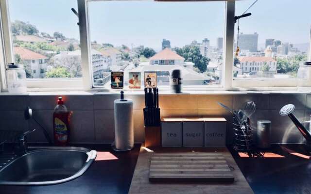 Peaceful 1 Bedroom Apartment in Tamboerskloof