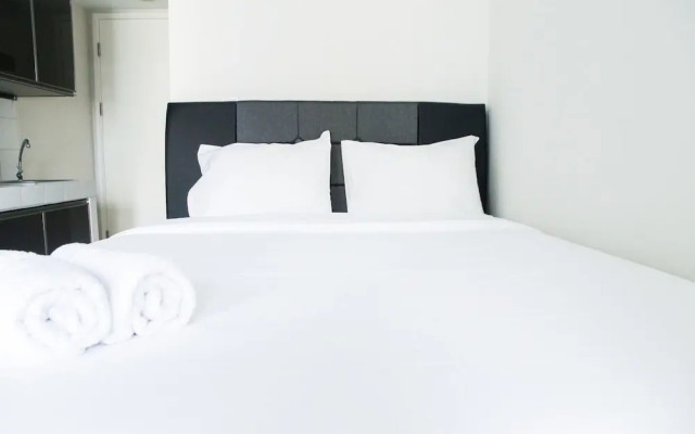 Pool View Studio Apartment @ Springlake Summarecon