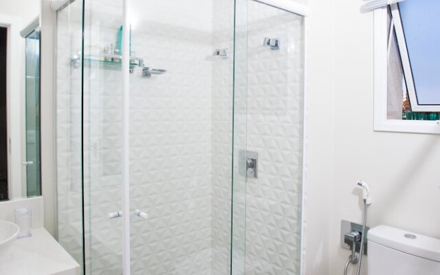 FL002 2 Bedroom Apartment By Senstay